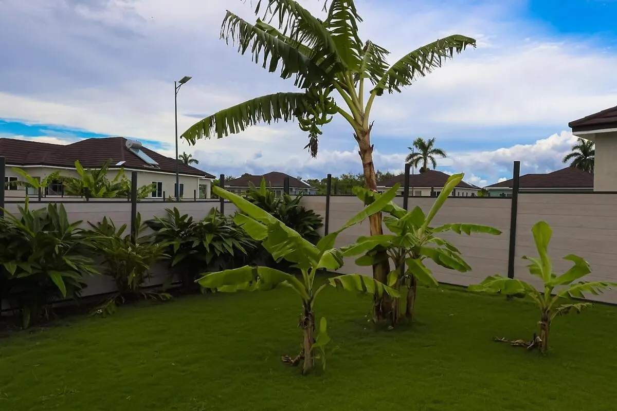 Charming Retreat Beach Access Saint Annʼs Bay 0*,